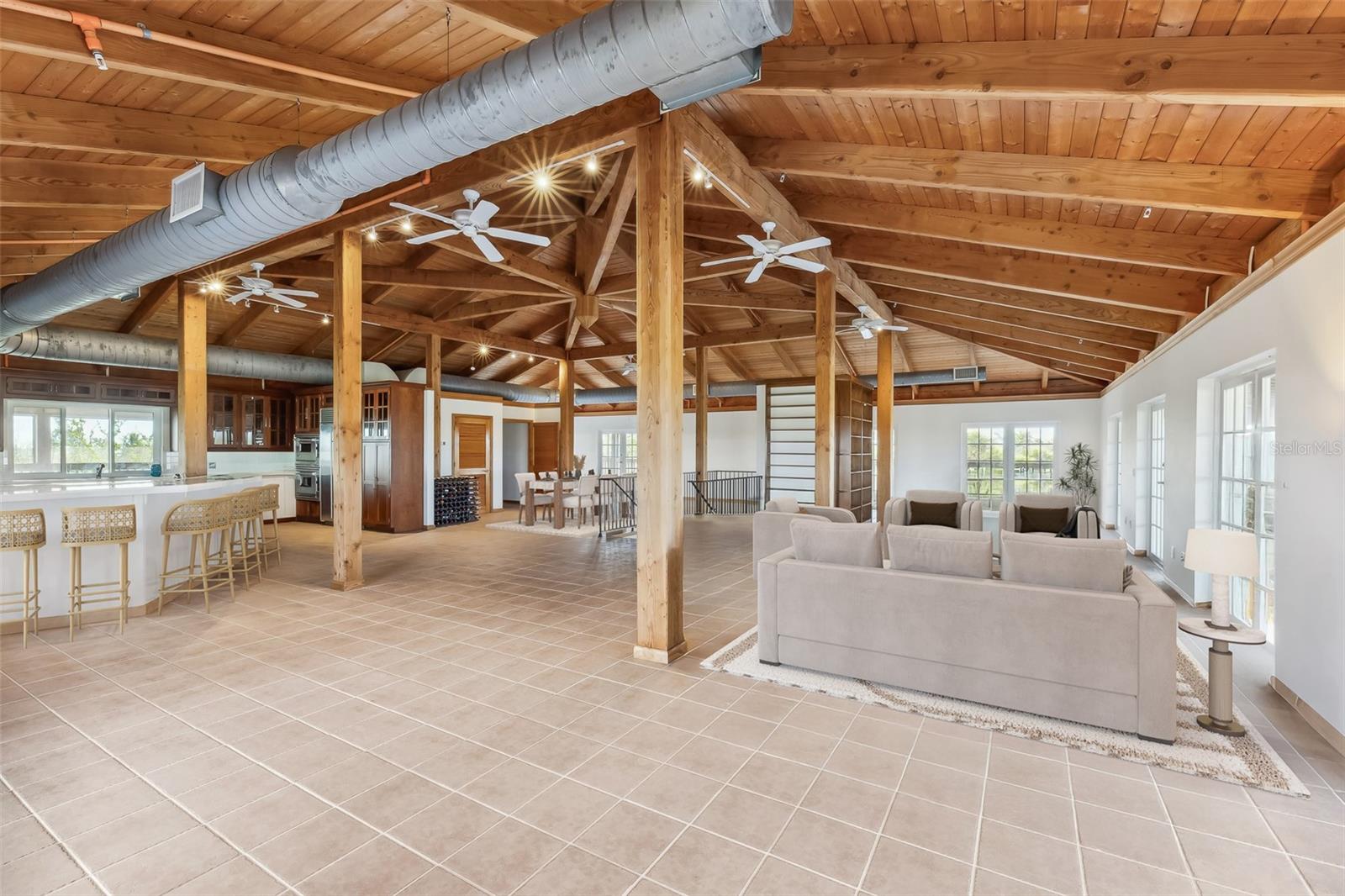 D6142937 Property Photo