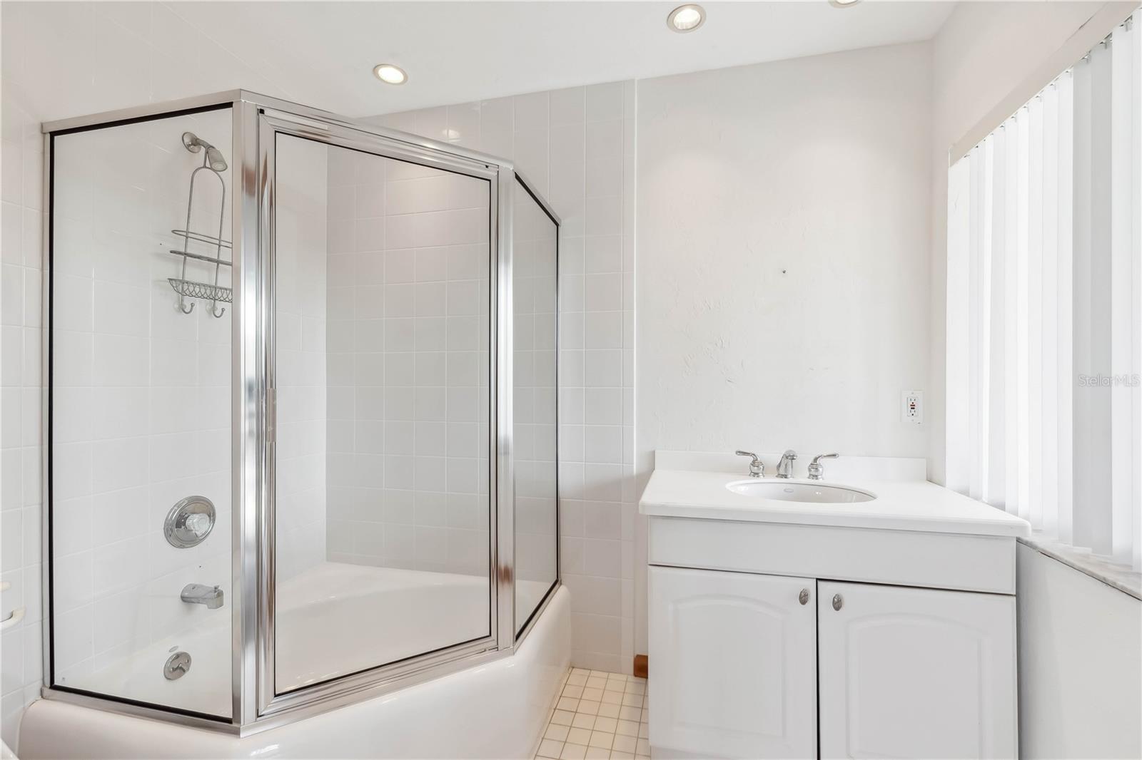 D6142937 Property Photo