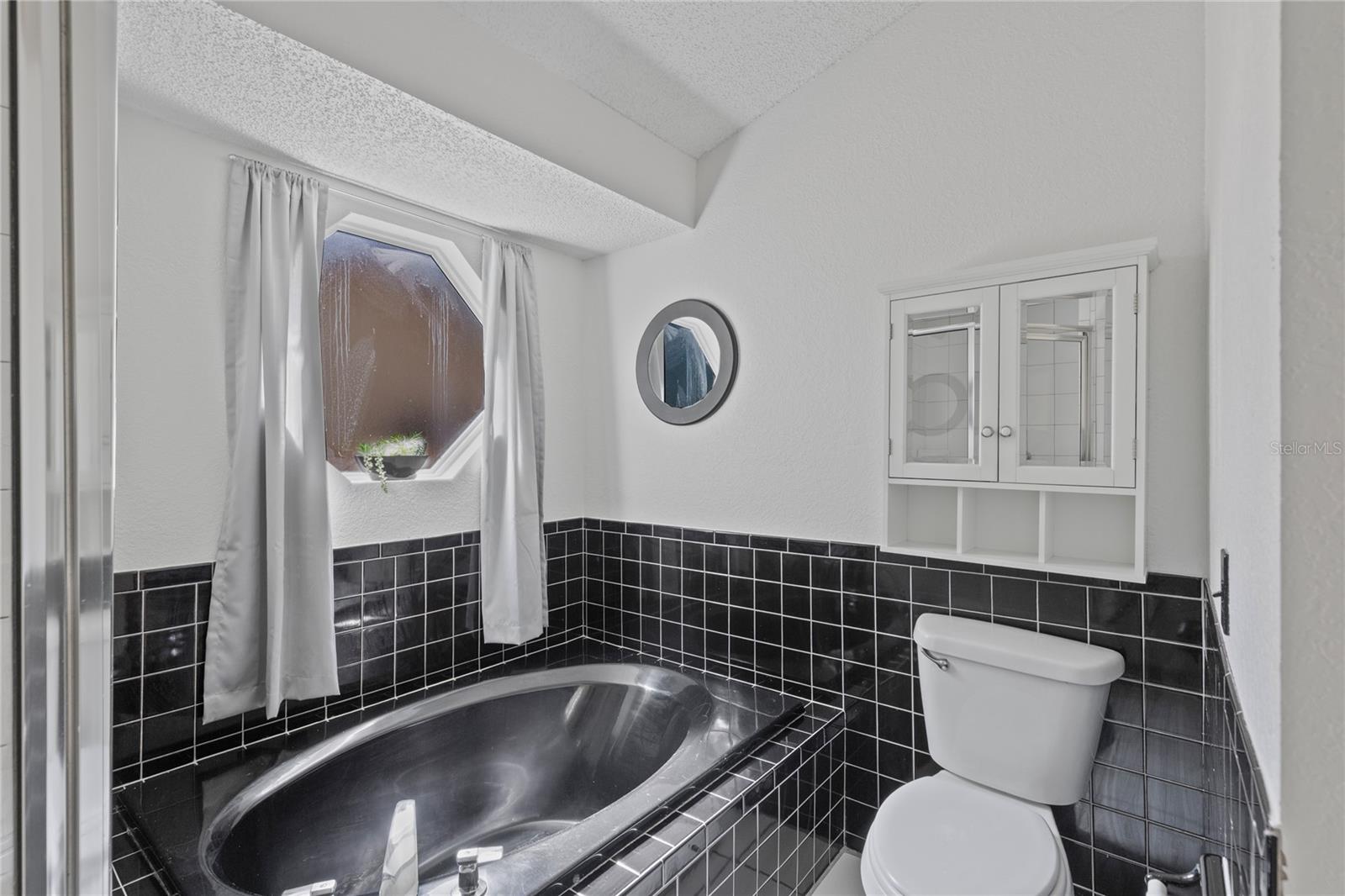 TB8402886 Property Photo