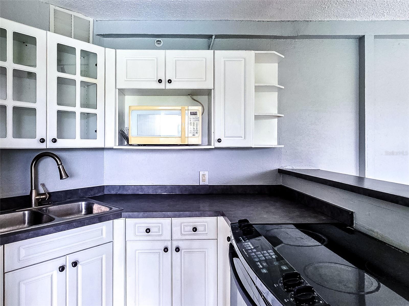 TB8402912 Property Photo