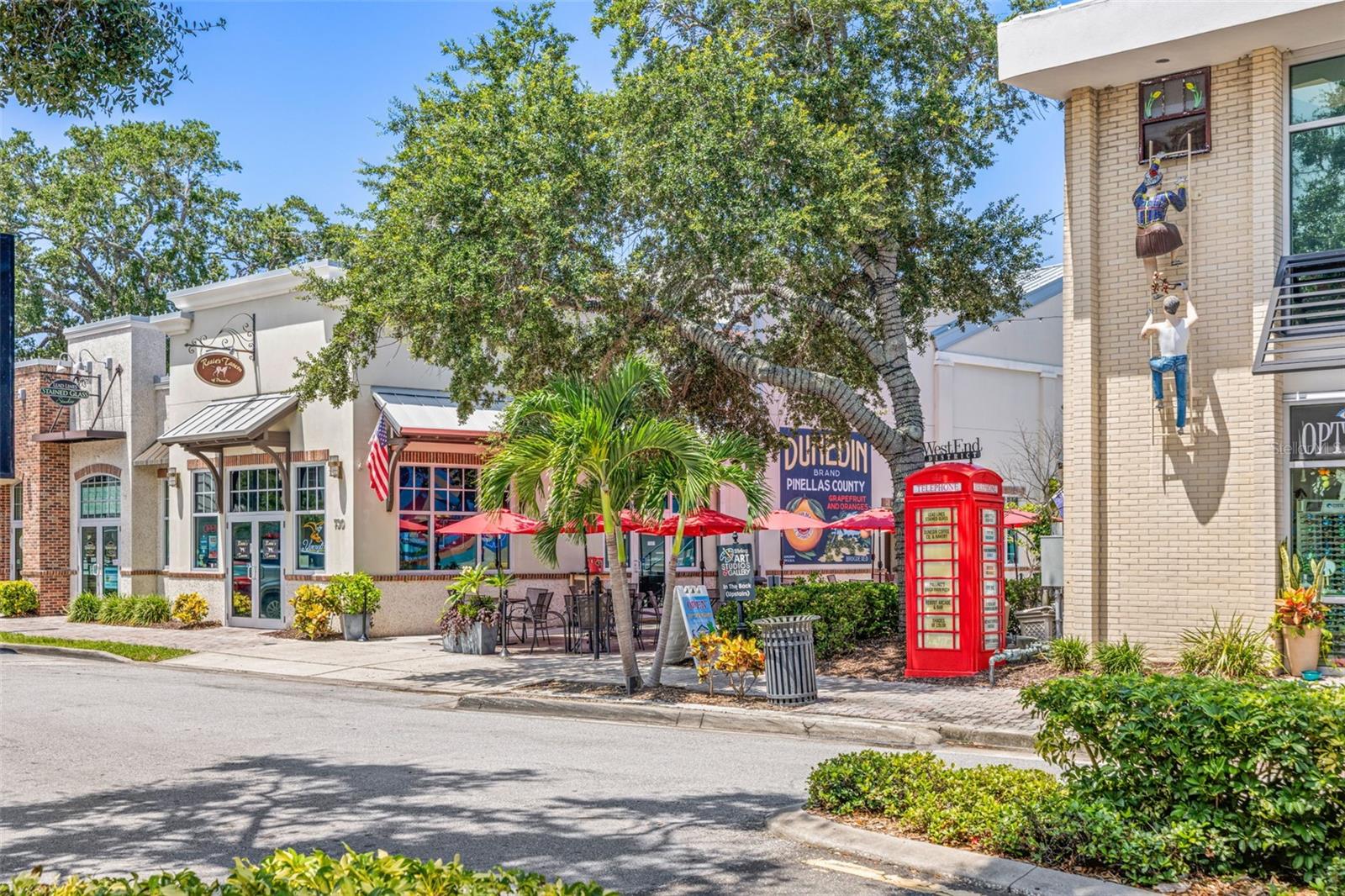 TB8402918 Property Photo