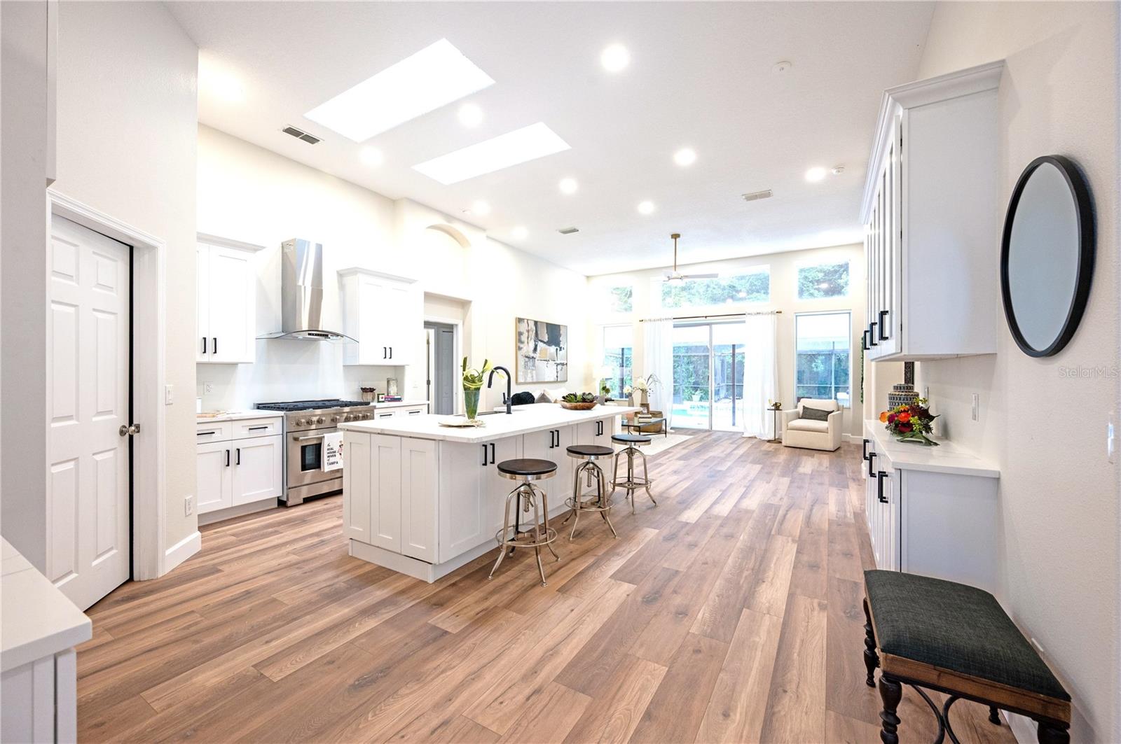 11725 DERBYSHIRE DR, TAMPA, FL, 33626