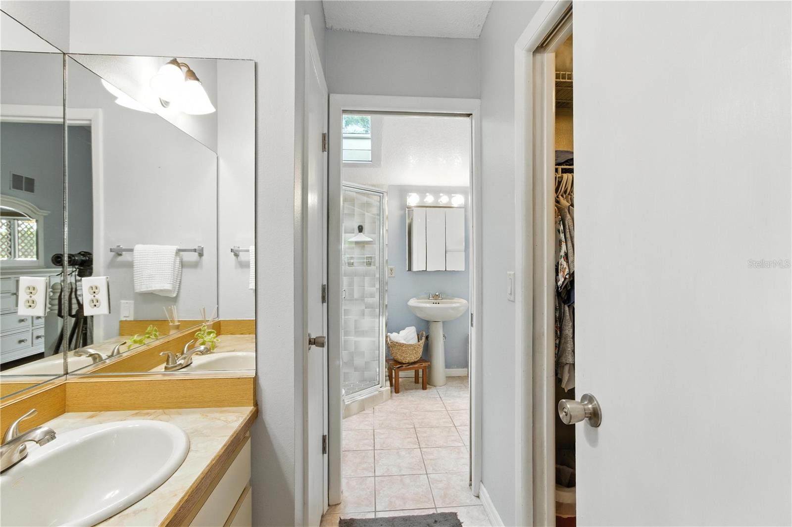 A4657726 Property Photo