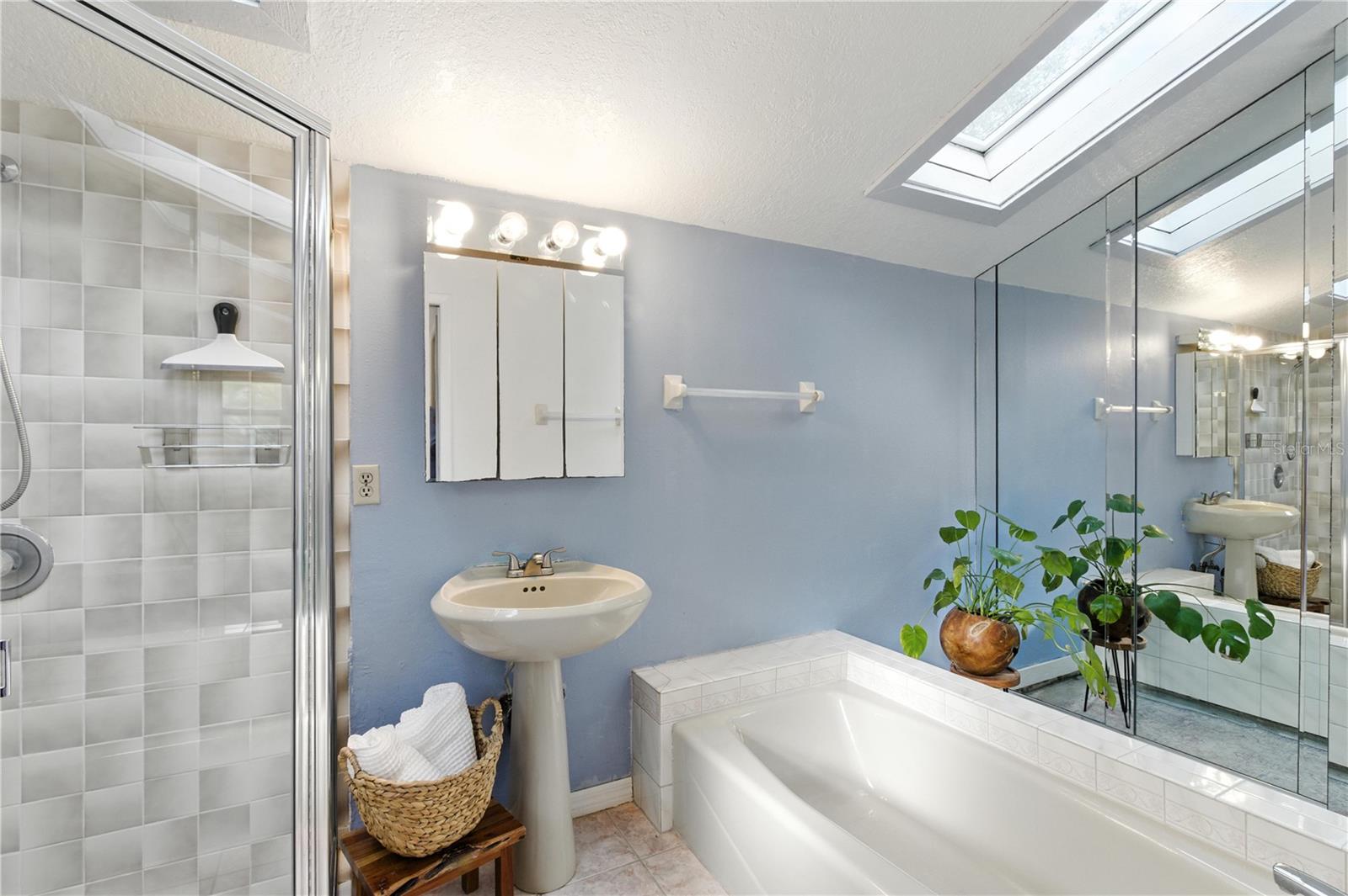 A4657726 Property Photo