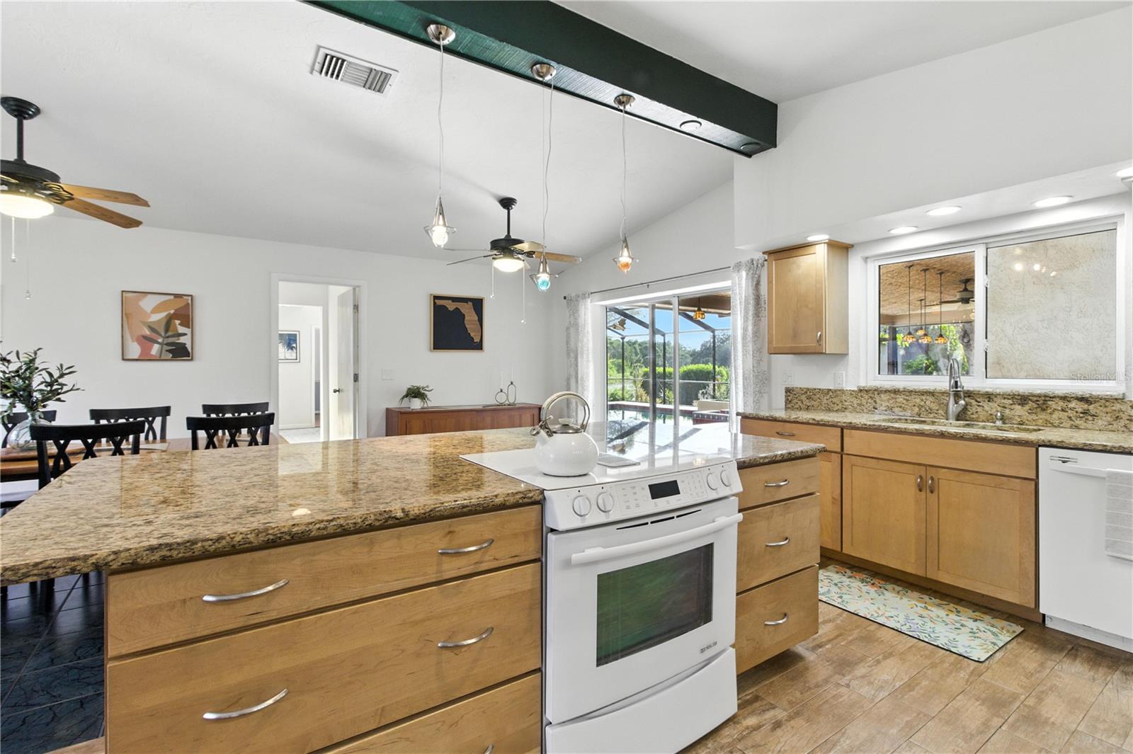 A4657726 Property Photo