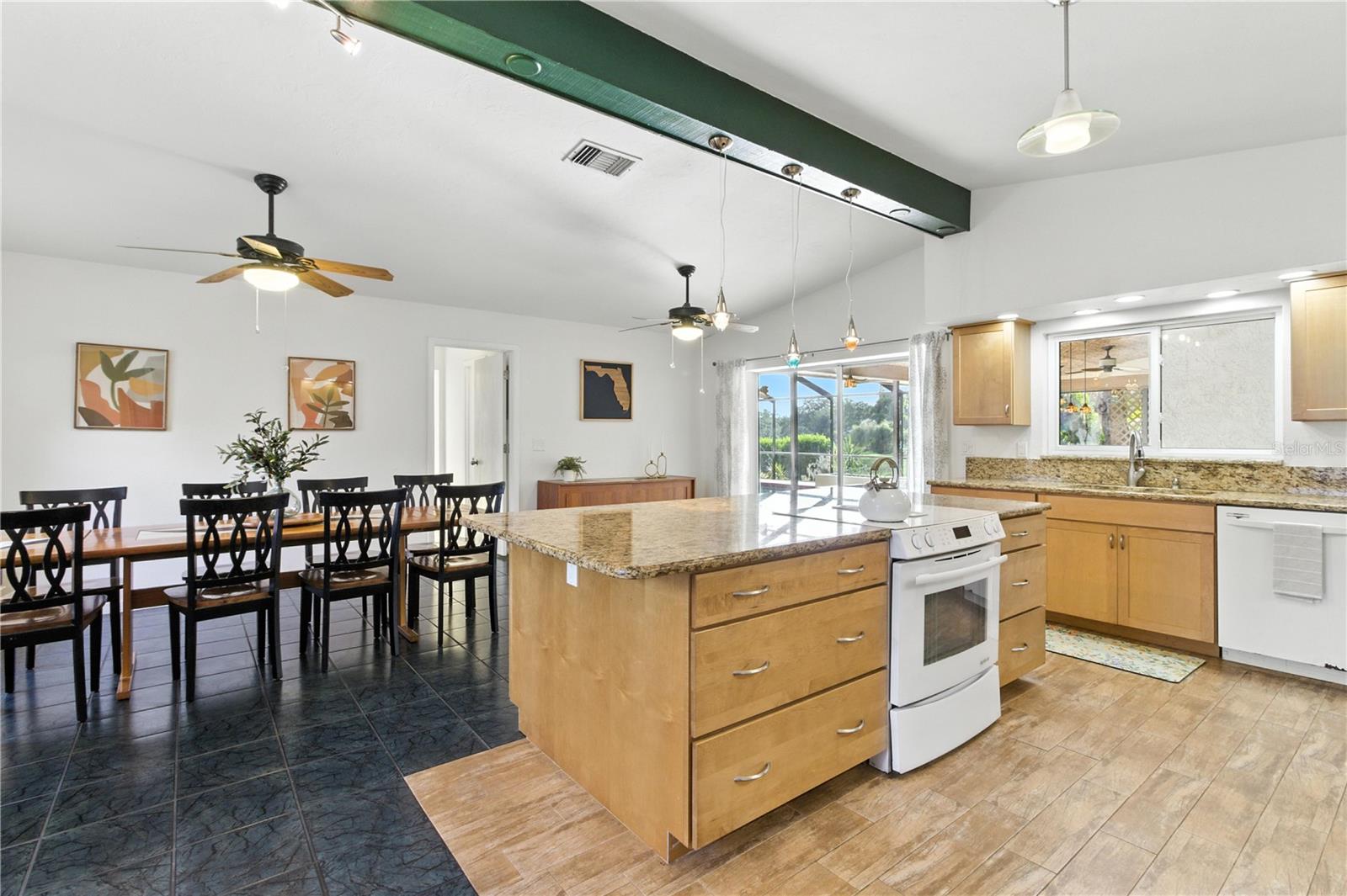 A4657726 Property Photo
