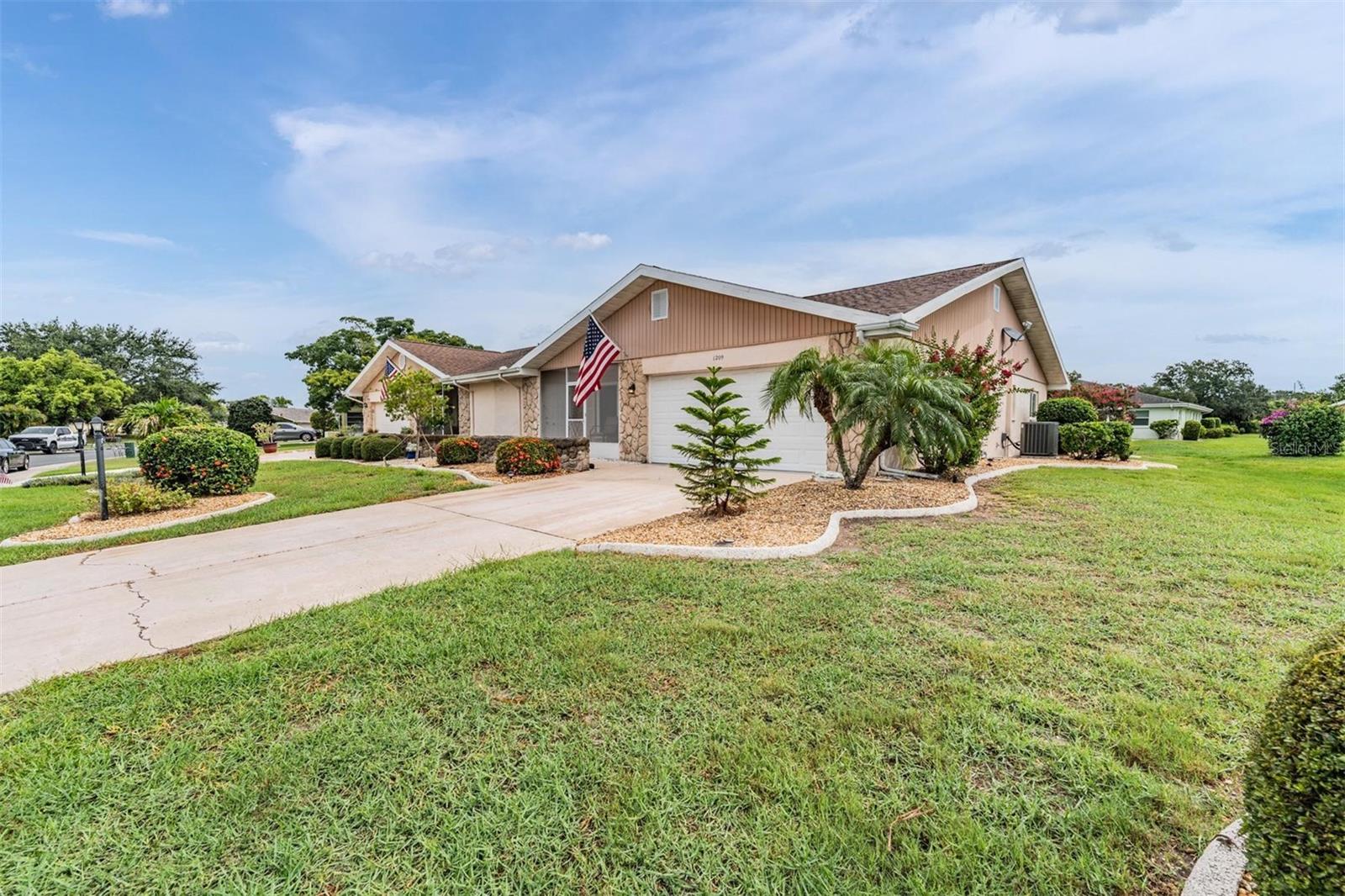 1209 WILD FEATHER LN, SUN CITY CENTER, FL, 33573