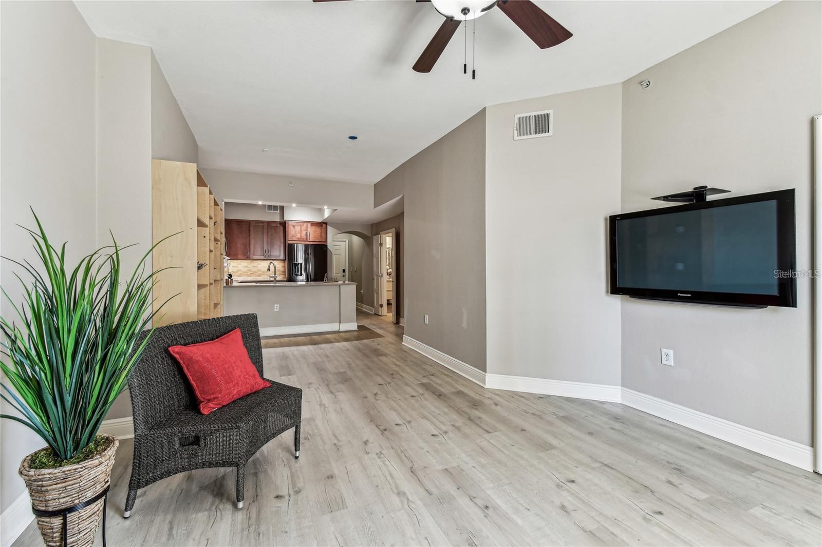 100 4TH AVE S #220, ST PETERSBURG, FL, 33701