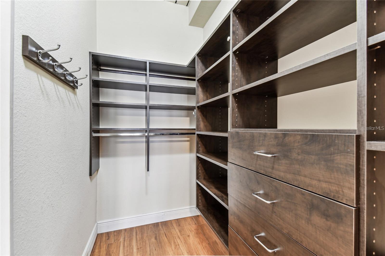 100 4TH AVE S #220, ST PETERSBURG, FL, 33701