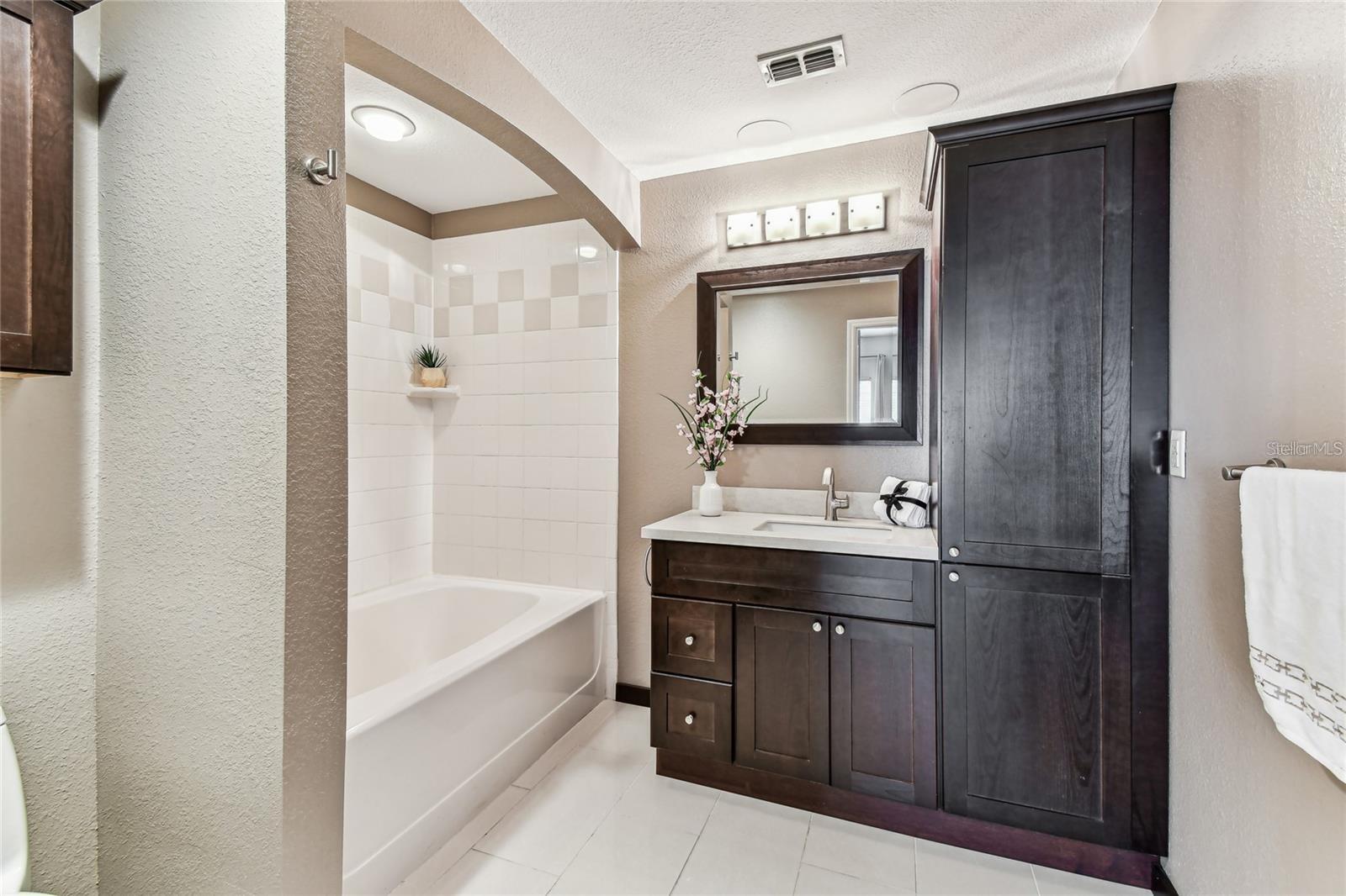 100 4TH AVE S #220, ST PETERSBURG, FL, 33701