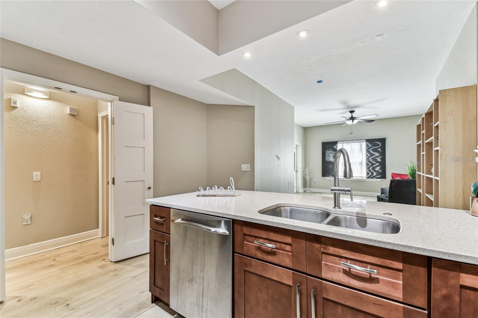 100 4TH AVE S #220, ST PETERSBURG, FL, 33701