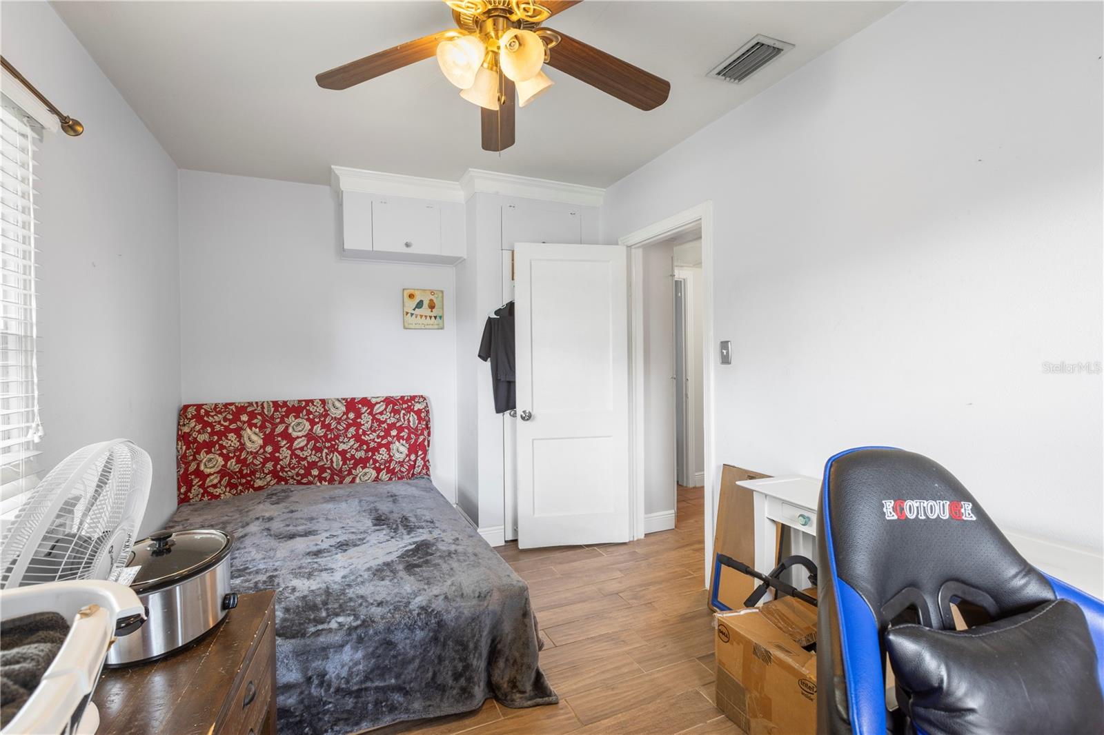 4905 W BARTLETT DR, TAMPA, FL, 33603