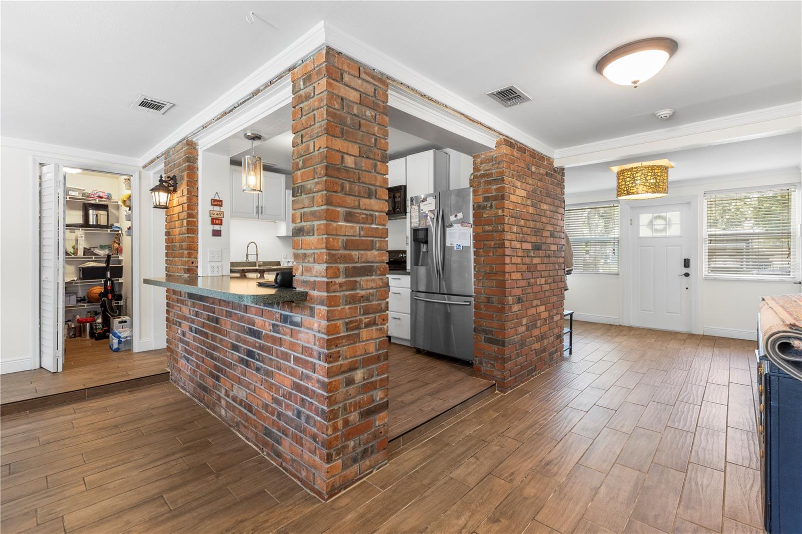 4905 W BARTLETT DR, TAMPA, FL, 33603