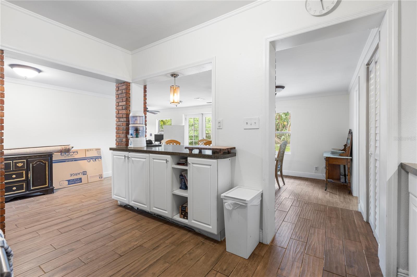 4905 W BARTLETT DR, TAMPA, FL, 33603