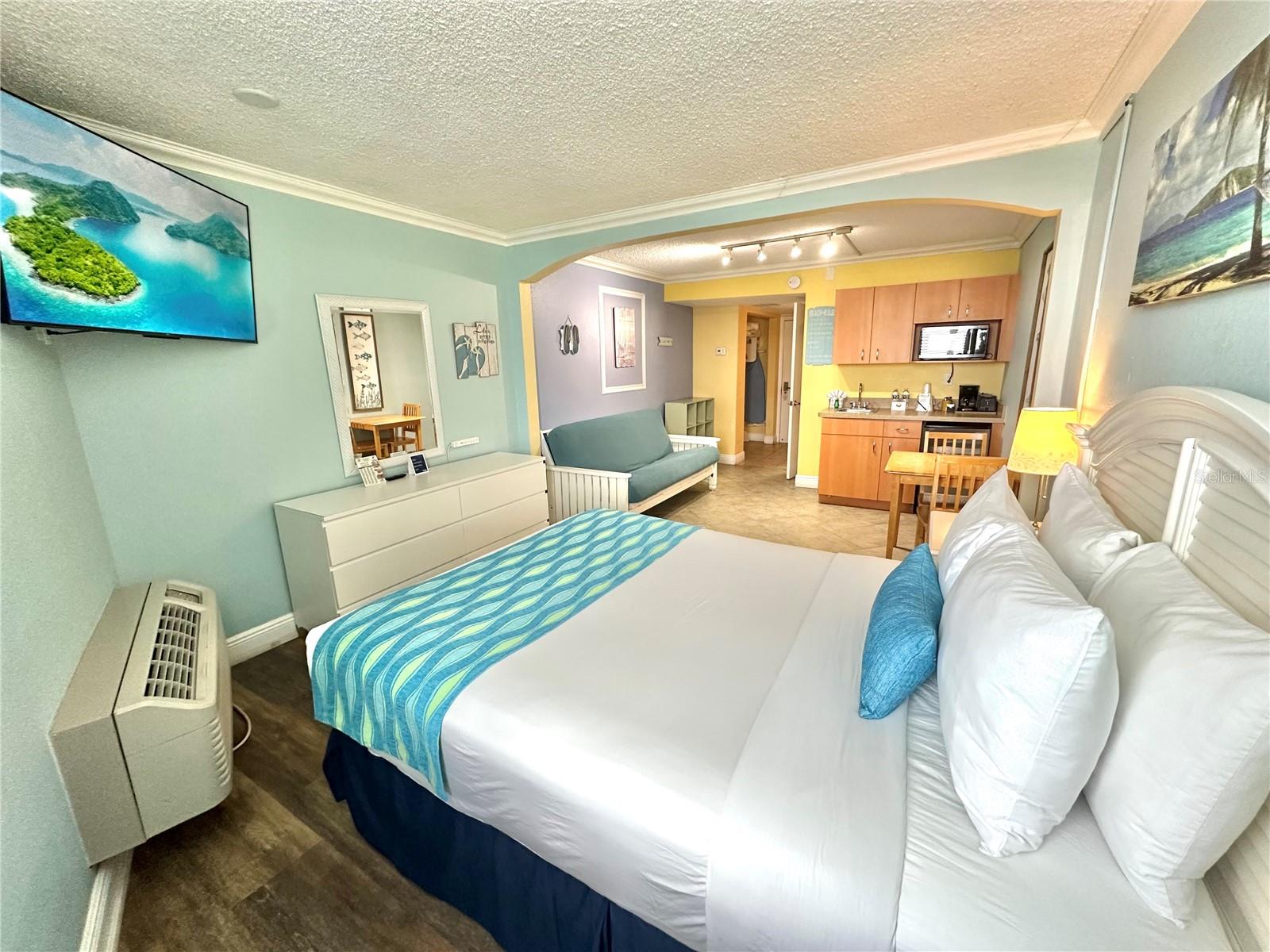 445 S GULFVIEW BLVD #421, CLEARWATER BEACH, FL, 33767