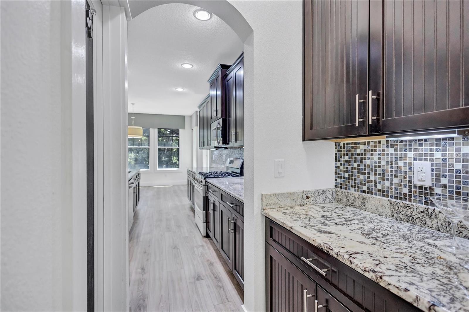 5951 PARKSET DR, LITHIA, FL, 33547