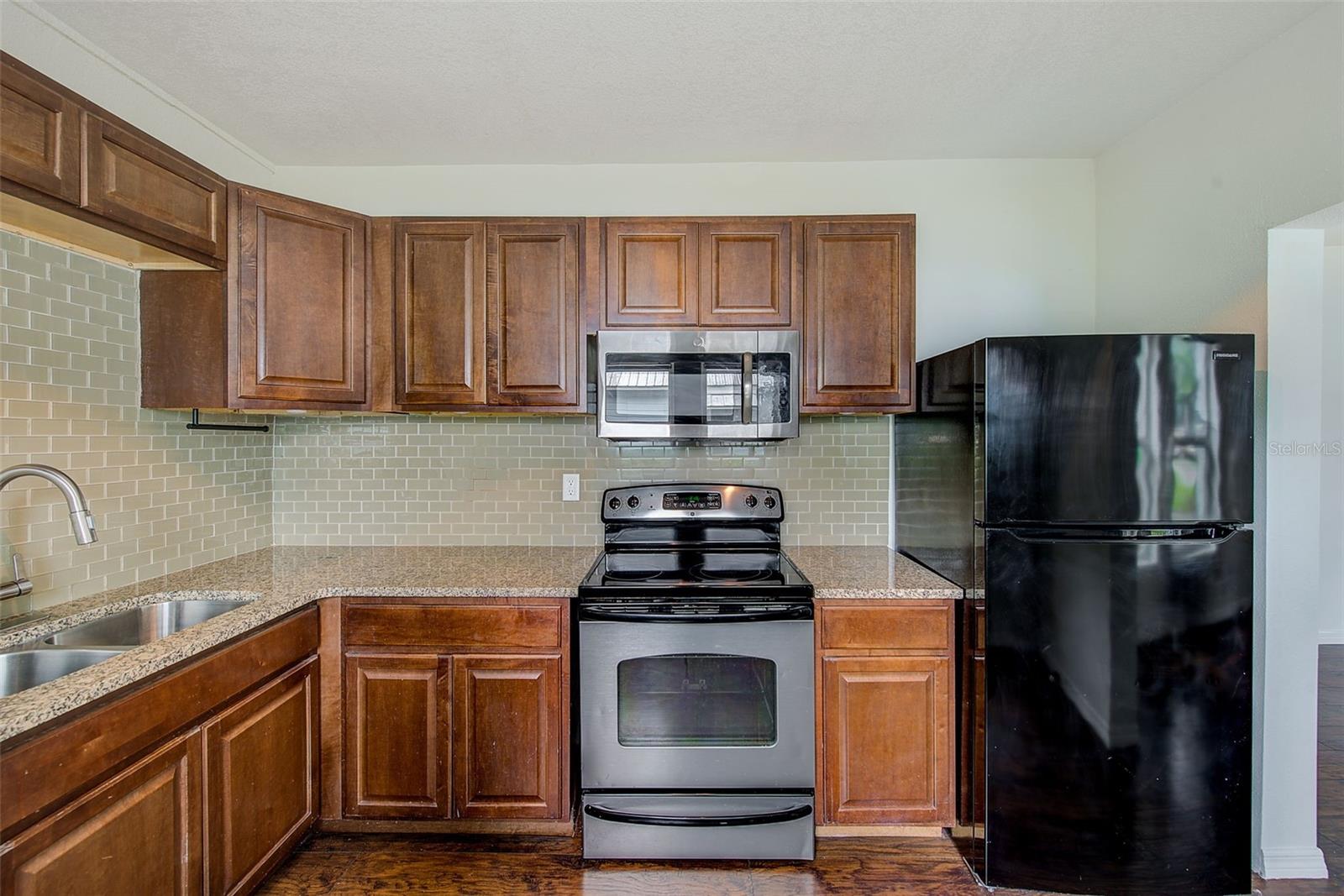 809 E BAKER ST, TAMPA, FL, 33603