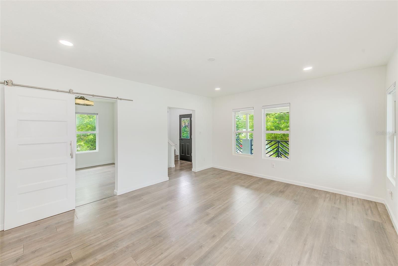 809 E BAKER ST, TAMPA, FL, 33603