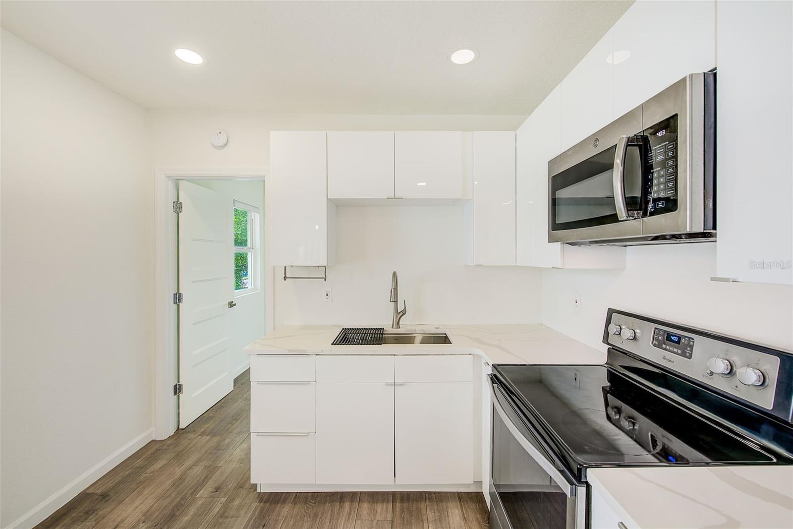 809 E BAKER ST, TAMPA, FL, 33603