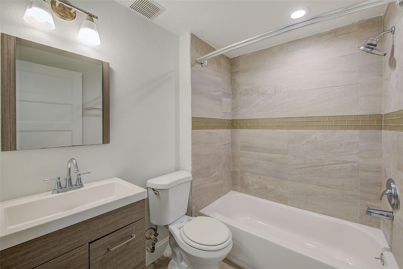 809 E BAKER ST, TAMPA, FL, 33603