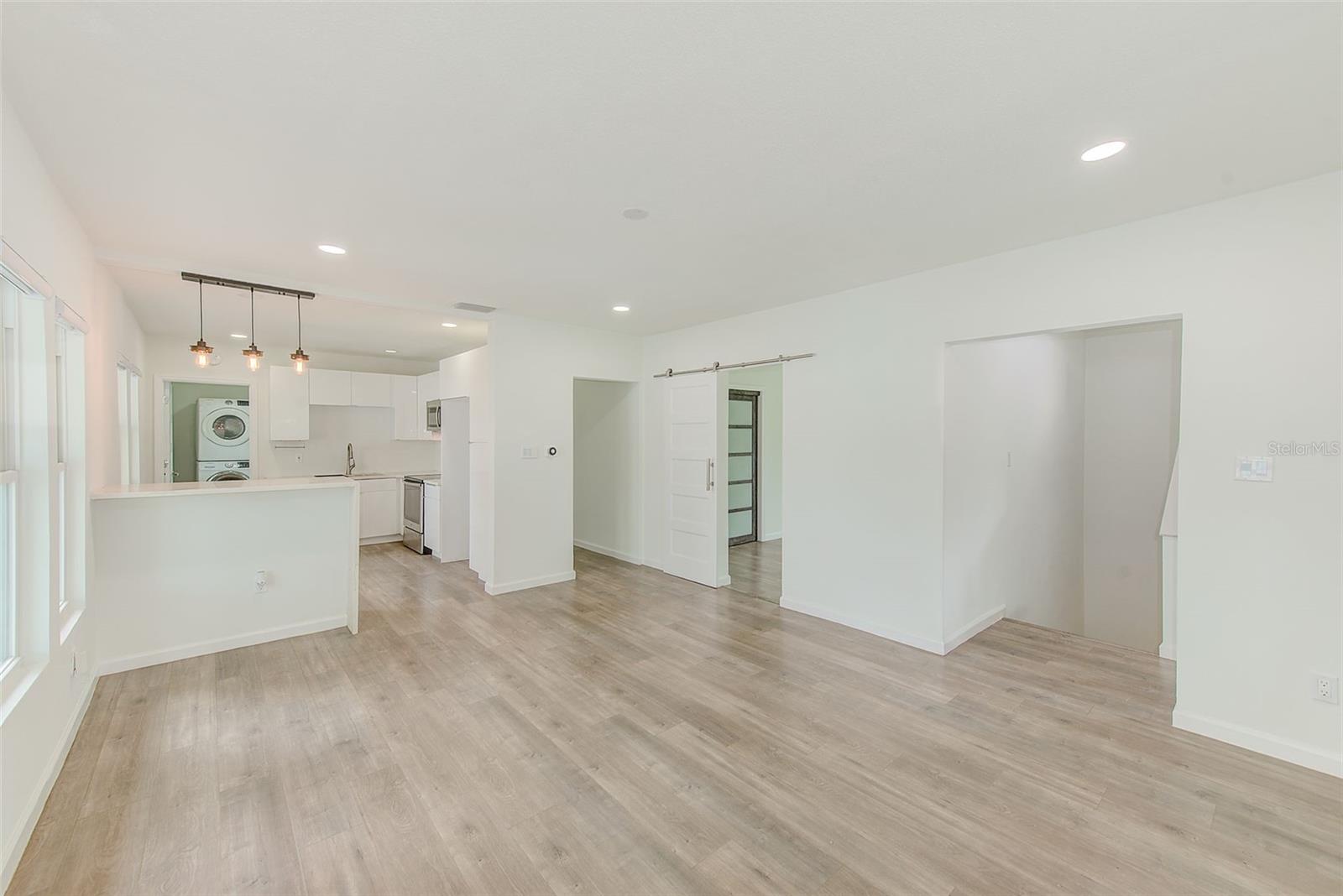 809 E BAKER ST, TAMPA, FL, 33603