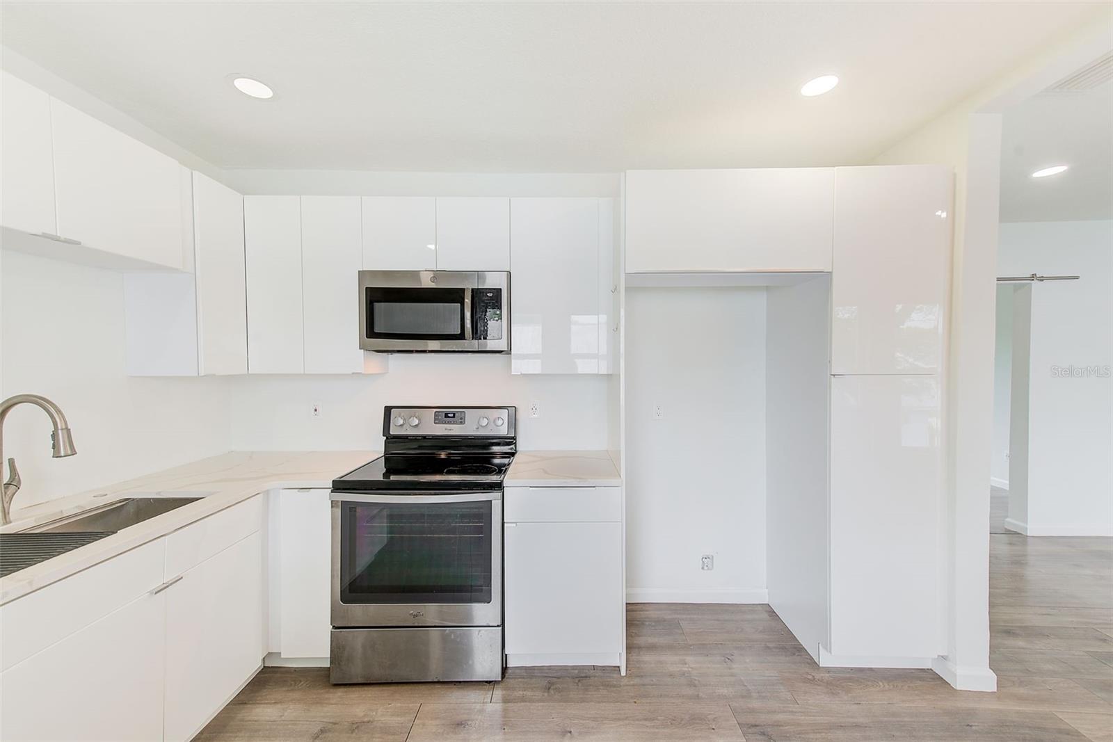 809 E BAKER ST, TAMPA, FL, 33603