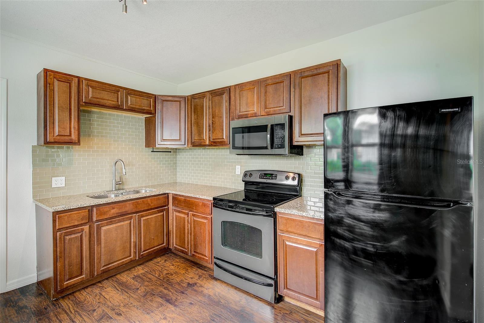 809 E BAKER ST, TAMPA, FL, 33603