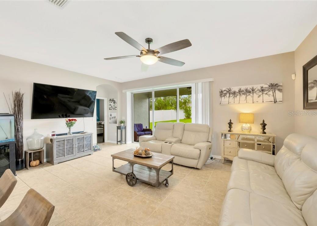 11127 WEMBLEY LANDING DR, LITHIA, FL, 33547