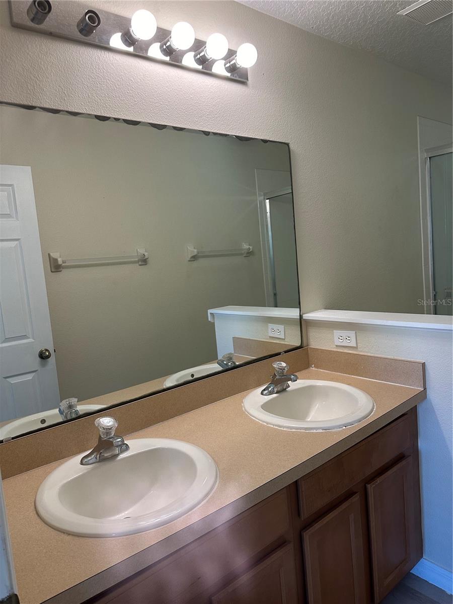 753 CRESTING OAK CIR #124, ORLANDO, FL, 32824