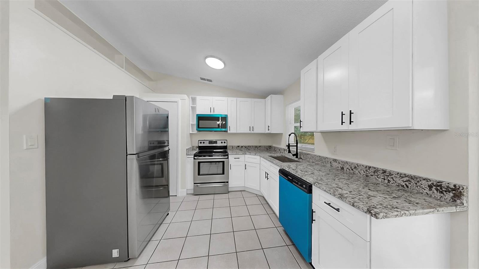 9650 STARLINE DR, DADE CITY, FL, 33525