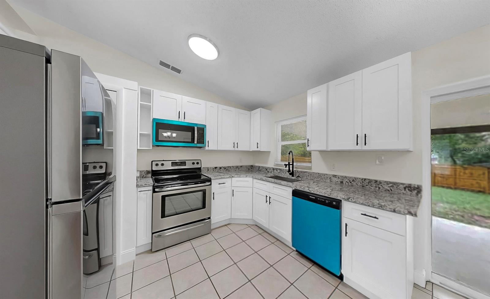 9650 STARLINE DR, DADE CITY, FL, 33525