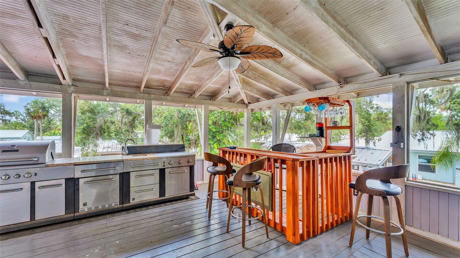 9934 PENINSULAR DR, GIBSONTON, FL, 33534