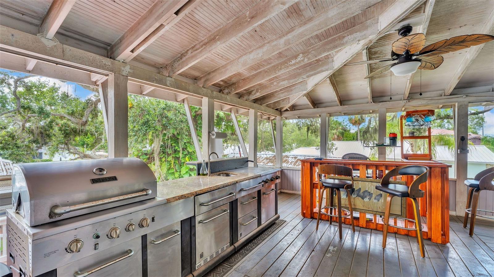 9934 PENINSULAR DR, GIBSONTON, FL, 33534