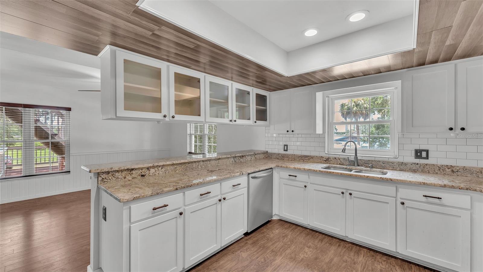 9934 PENINSULAR DR, GIBSONTON, FL, 33534