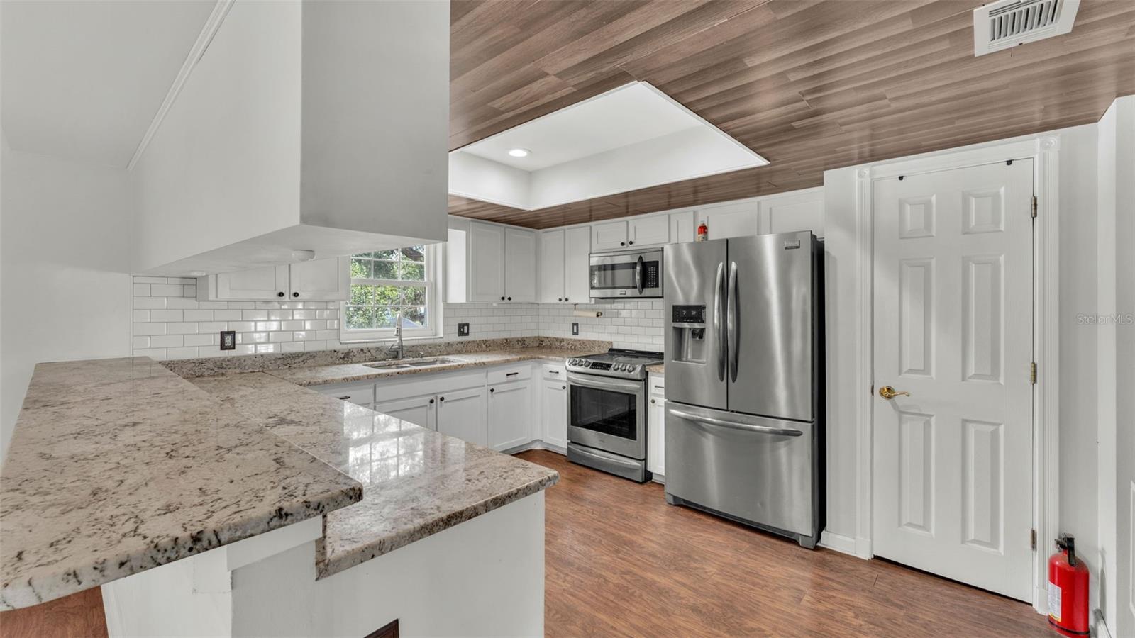 9934 PENINSULAR DR, GIBSONTON, FL, 33534