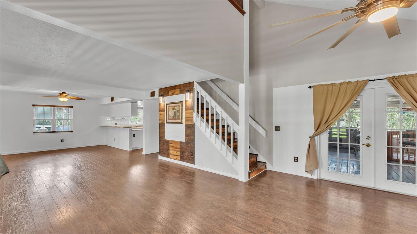 9934 PENINSULAR DR, GIBSONTON, FL, 33534