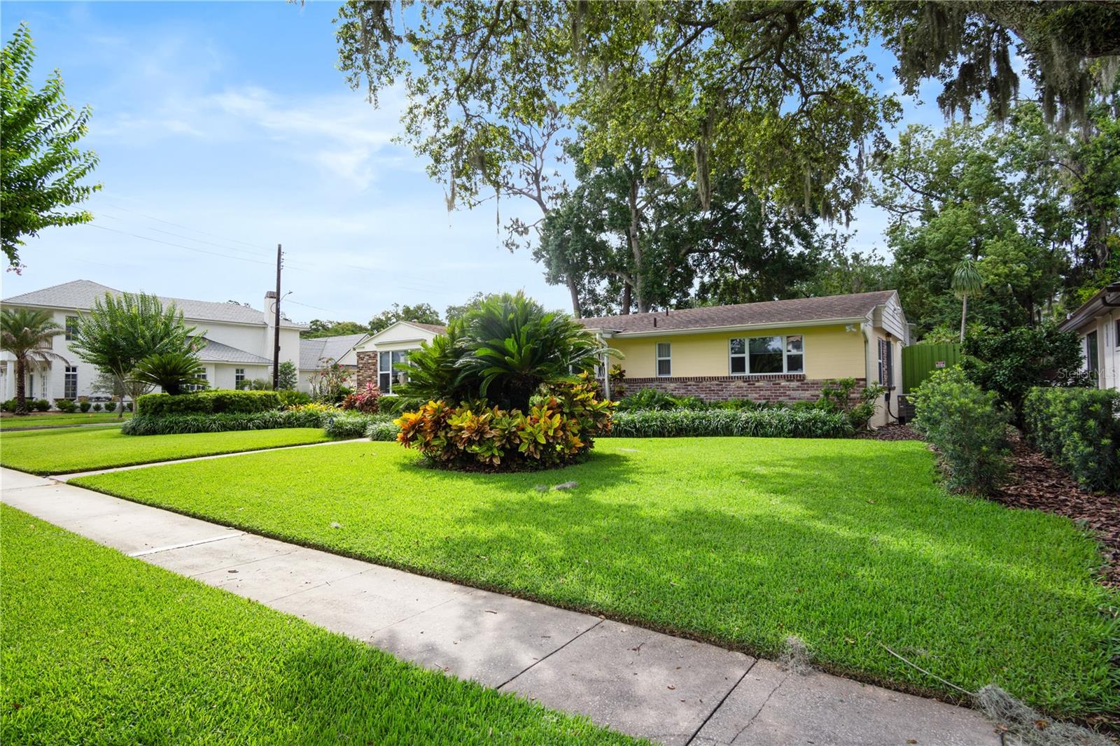 1228 SPRING LAKE DR, ORLANDO, FL, 32804