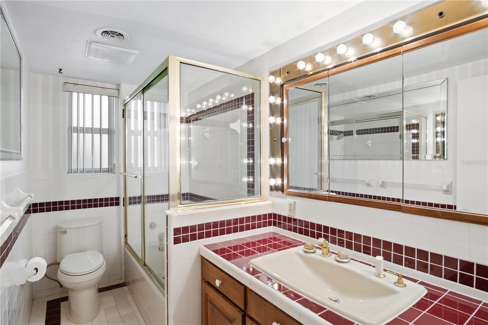 1228 SPRING LAKE DR, ORLANDO, FL, 32804