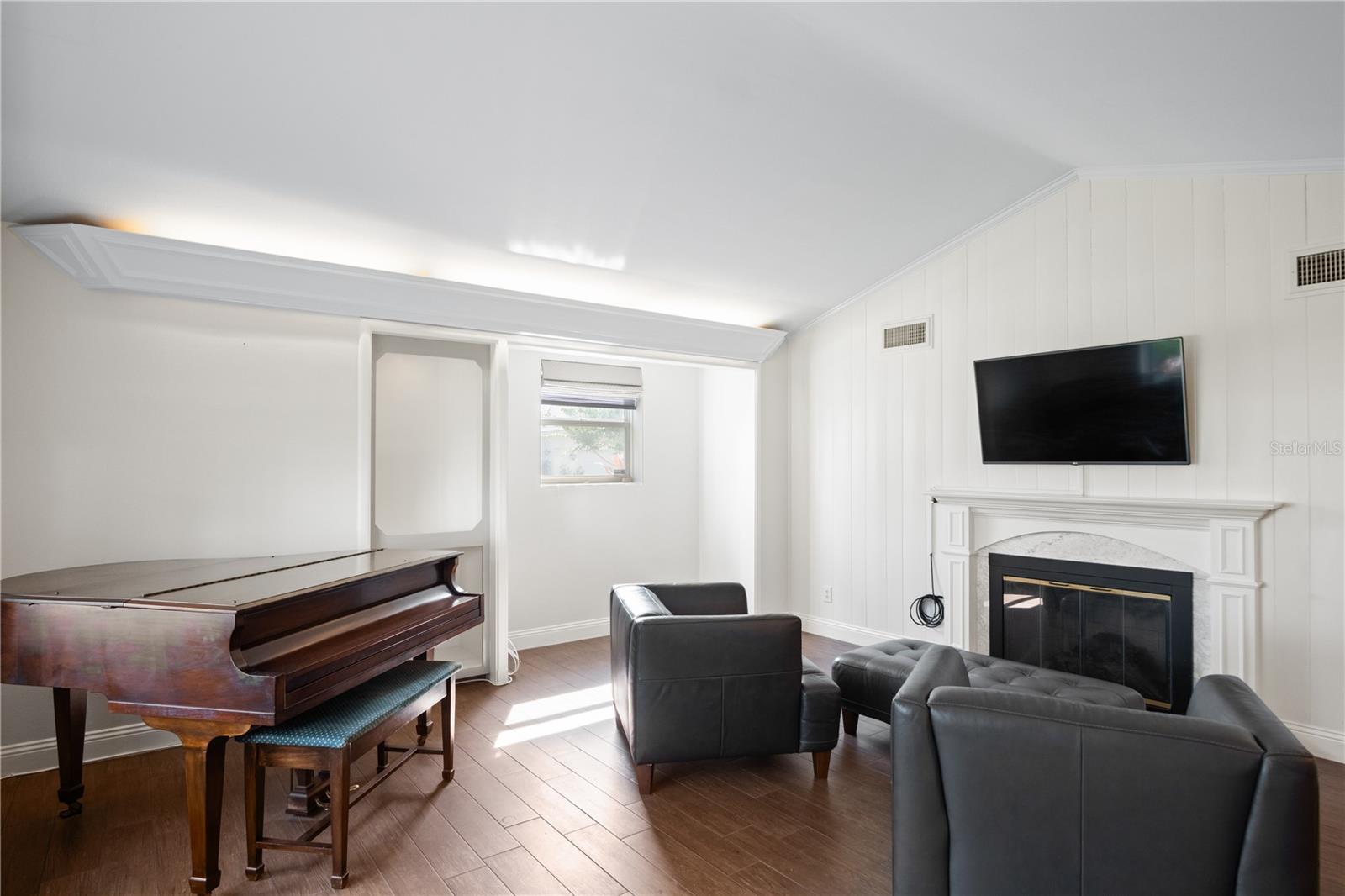 1228 SPRING LAKE DR, ORLANDO, FL, 32804