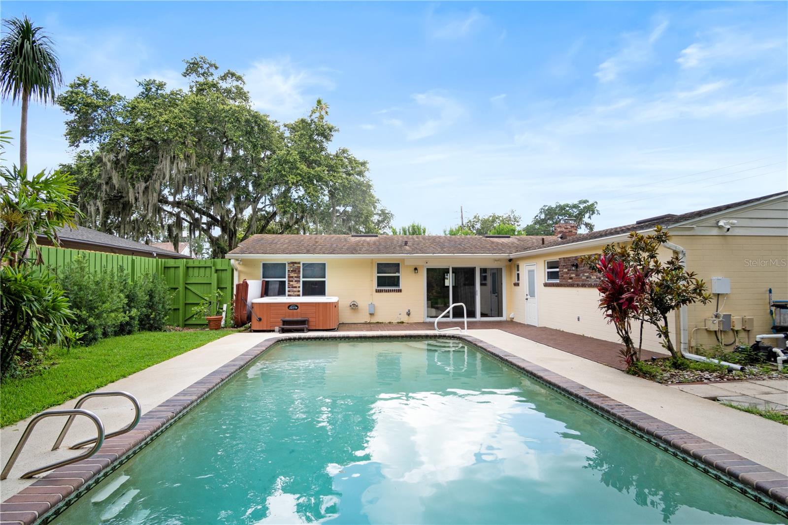 1228 SPRING LAKE DR, ORLANDO, FL, 32804