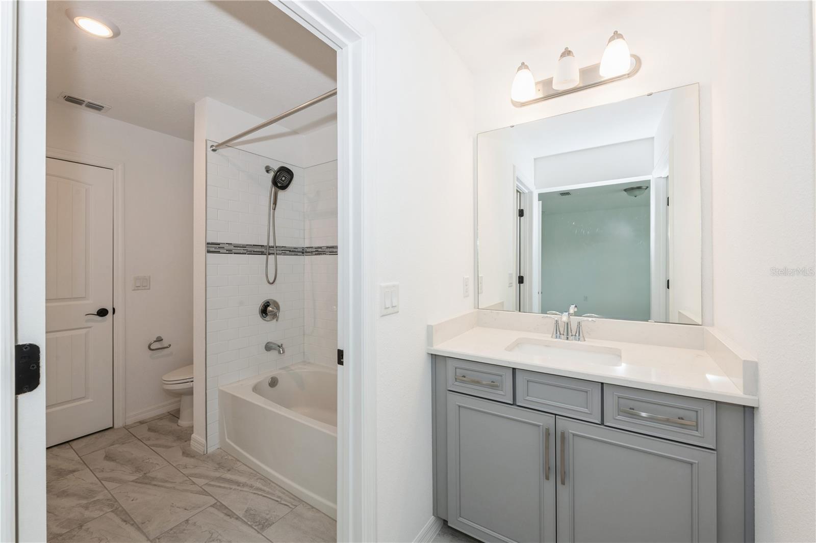 O6323915 Property Photo