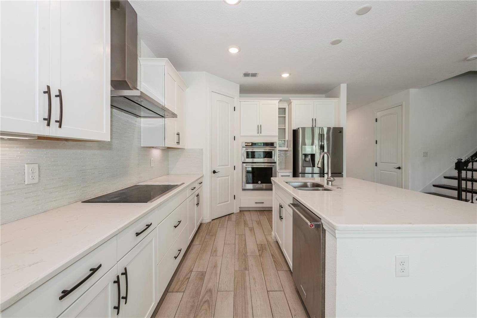 O6323915 Property Photo