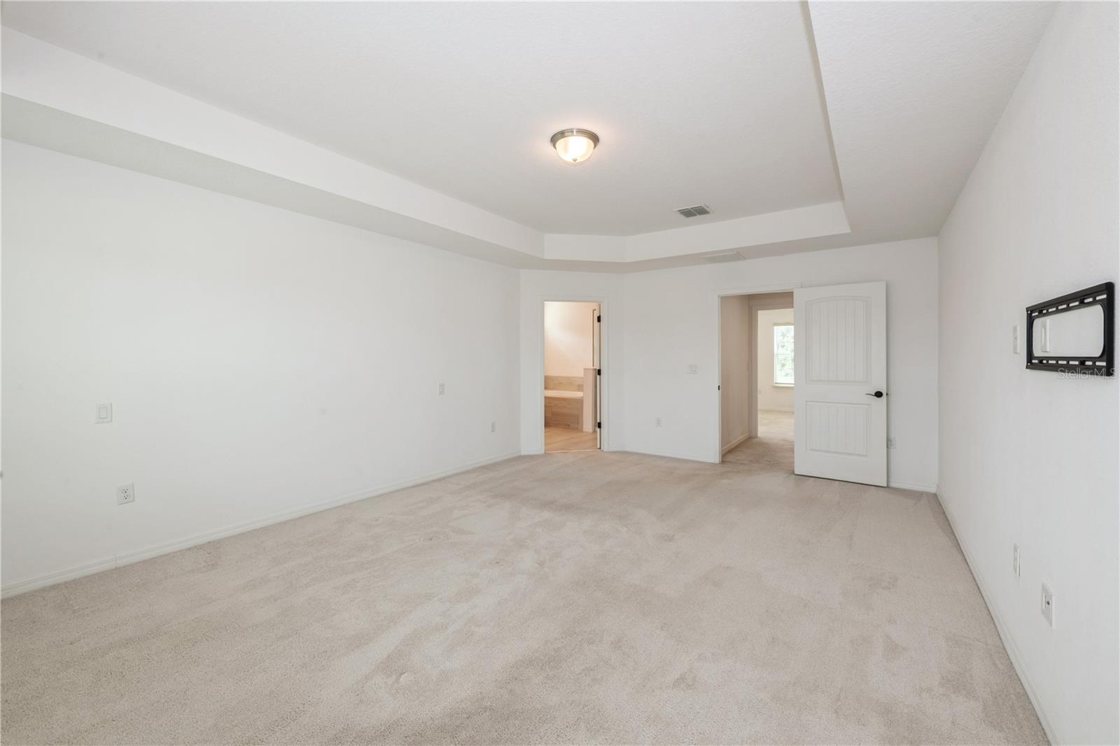 O6323915 Property Photo
