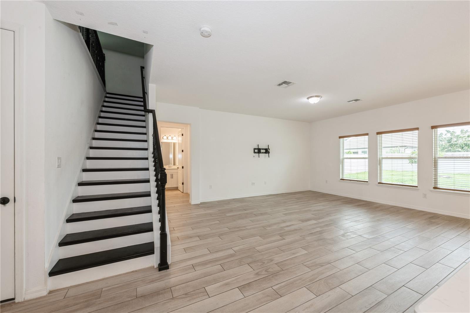 O6323915 Property Photo