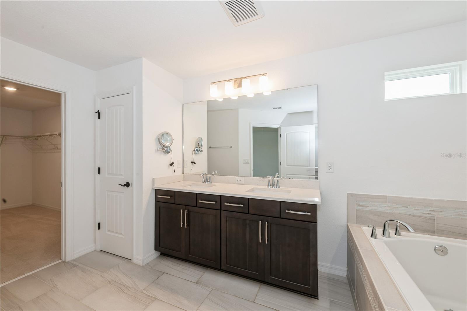 O6323915 Property Photo