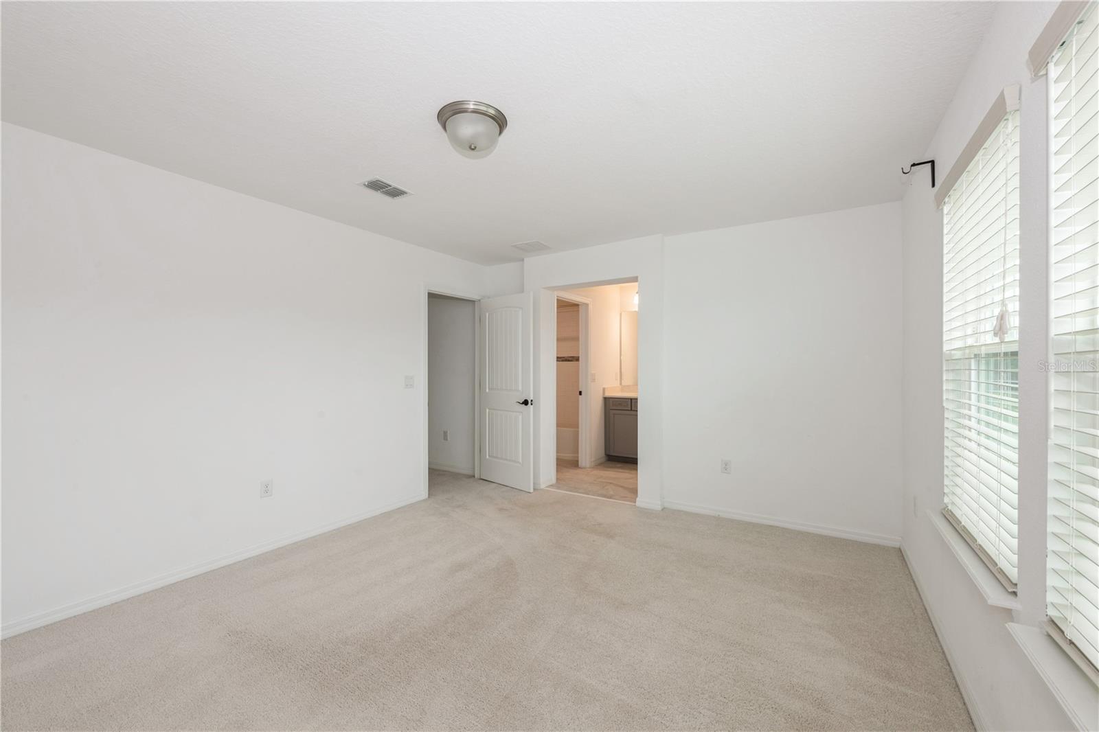 O6323915 Property Photo