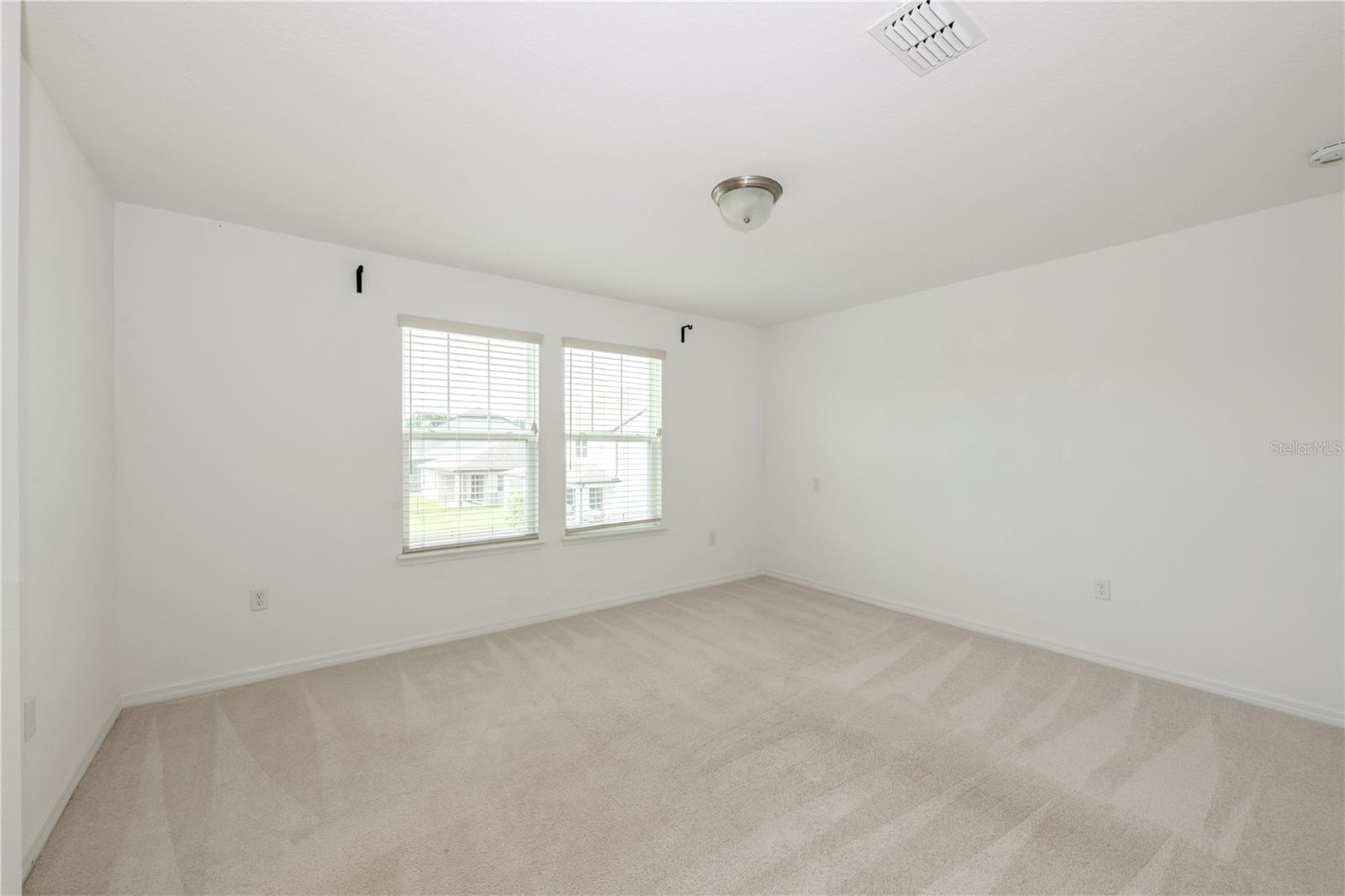 O6323915 Property Photo