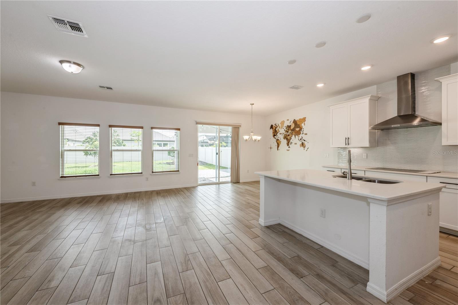 O6323915 Property Photo