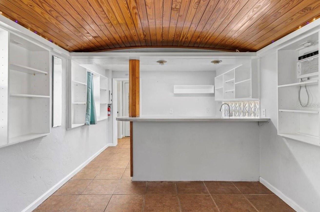 3915 IROQUOIS AVE, SARASOTA, FL, 34234