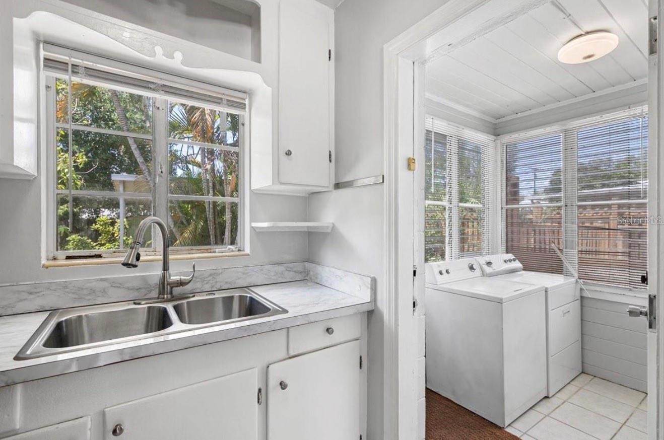 3915 IROQUOIS AVE, SARASOTA, FL, 34234